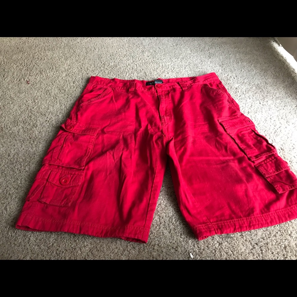 Red Krome Cargo Shorts Men’s Size 40W